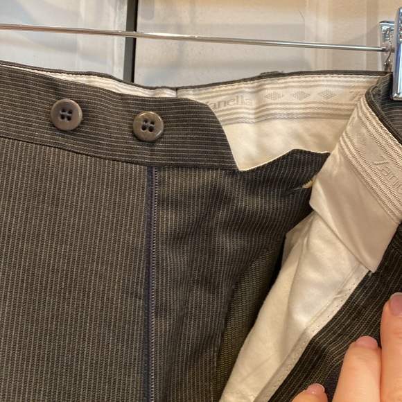 ZANELLA Men’s dark grey thin striped wool pants. Sz 38 waist and 28” inseam. - Picture 10 of 12